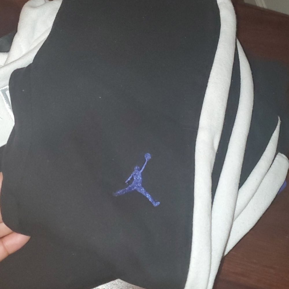 Sweatsuit - Picture 4 of 4